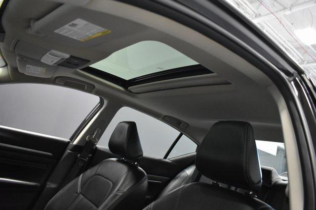 Photo of 2022 Super Black Clearcoat Nissan Altima