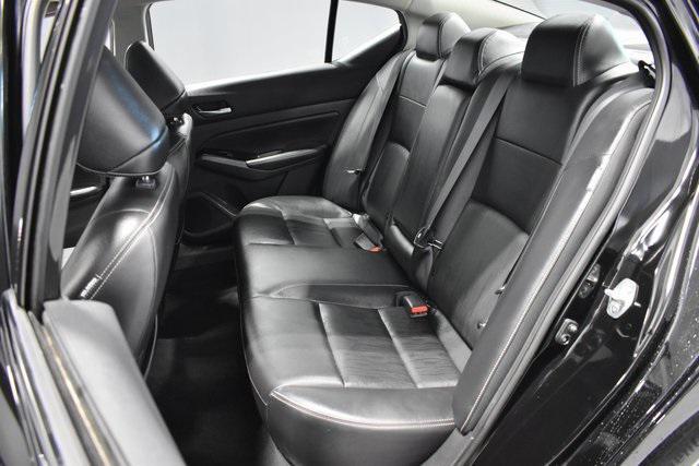 Photo of 2022 Super Black Clearcoat Nissan Altima