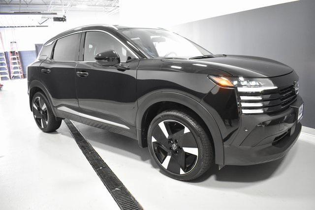 Photo of 2025 Super Black Nissan Kicks