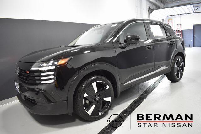 Photo of 2025 Super Black Nissan Kicks