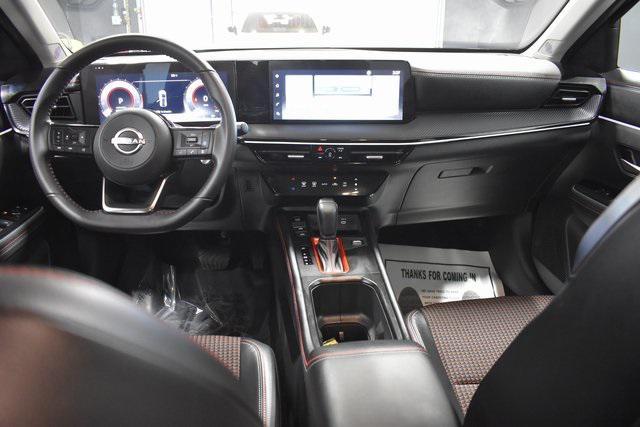 Photo of 2025 Super Black Nissan Kicks