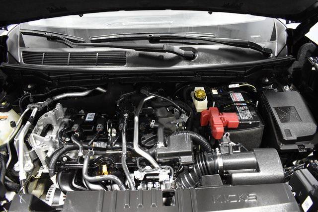 Photo of 2025 Super Black Nissan Kicks