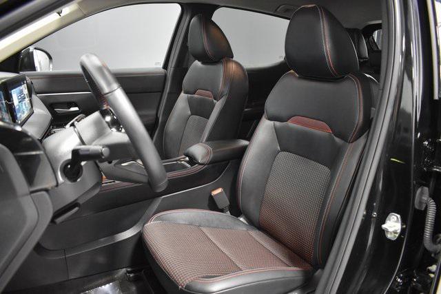 Photo of 2025 Super Black Nissan Kicks