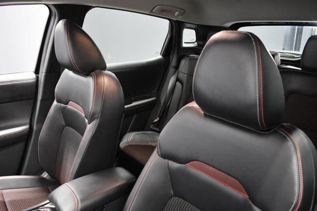 Photo of 2025 Super Black Nissan Kicks