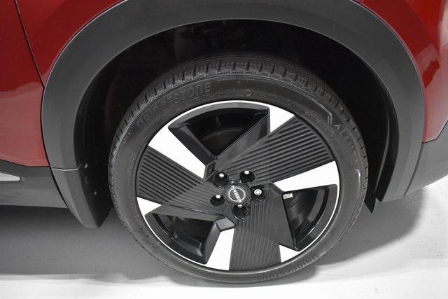 Photo of 2025 Scarlet Ember Tintcoat Nissan Kicks
