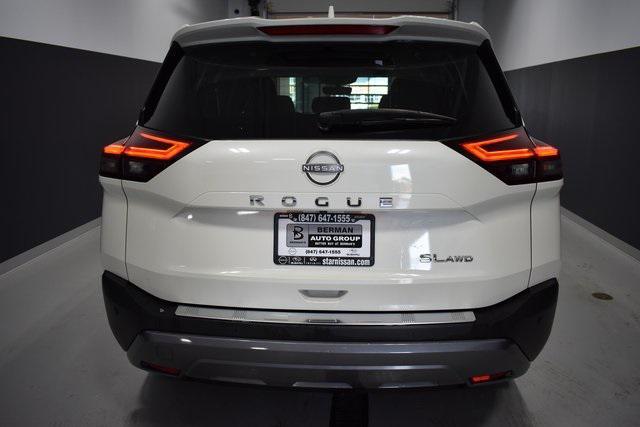 Photo of 2023 Pearl White Tricoat Nissan Rogue