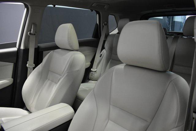 Photo of 2023 Pearl White Tricoat Nissan Rogue