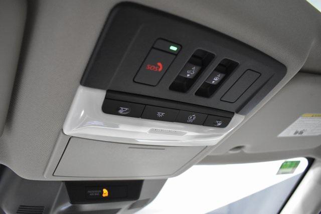 Photo of 2023 Pearl White Tricoat Nissan Rogue