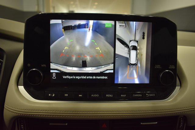 Photo of 2023 Pearl White Tricoat Nissan Rogue