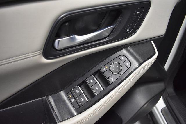 Photo of 2023 Pearl White Tricoat Nissan Rogue
