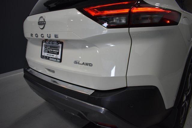 Photo of 2023 Pearl White Tricoat Nissan Rogue