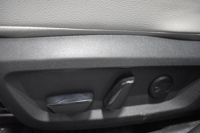 Photo of 2023 Pearl White Tricoat Nissan Rogue