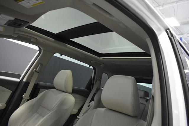 Photo of 2023 Pearl White Tricoat Nissan Rogue