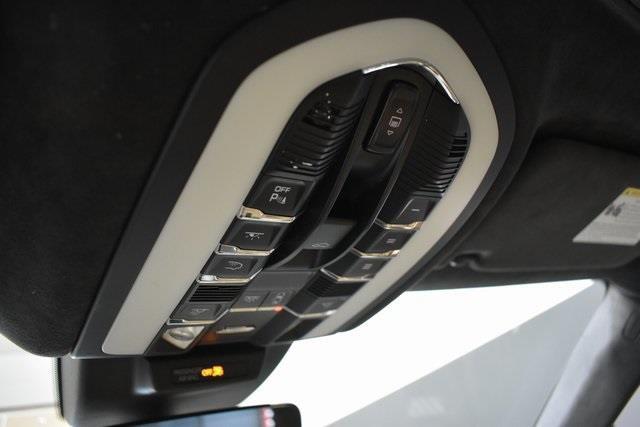 Photo of 2020 Jet Black Metallic Porsche Macan