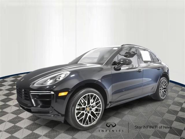 Photo of 2020 Jet Black Metallic Porsche Macan