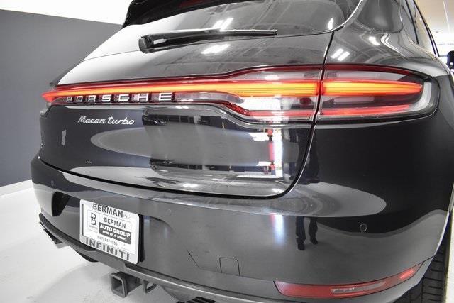 Photo of 2020 Jet Black Metallic Porsche Macan