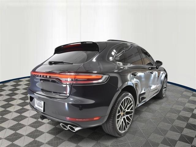 Photo of 2020 Jet Black Metallic Porsche Macan