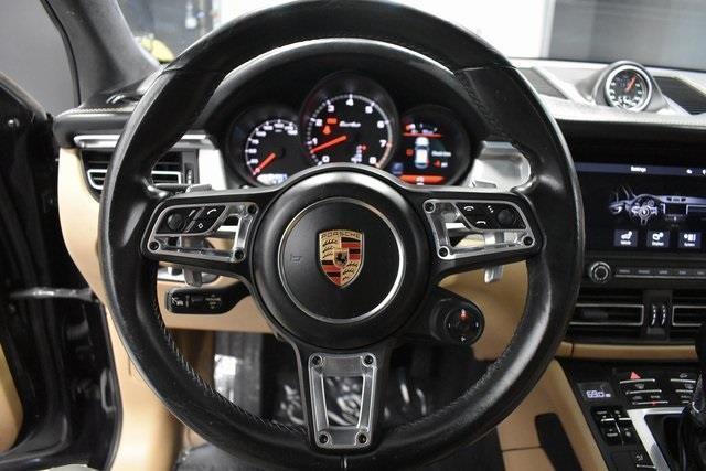 Photo of 2020 Jet Black Metallic Porsche Macan