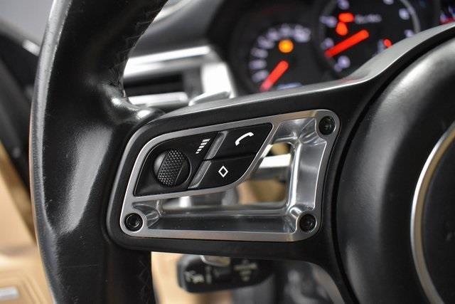 Photo of 2020 Jet Black Metallic Porsche Macan