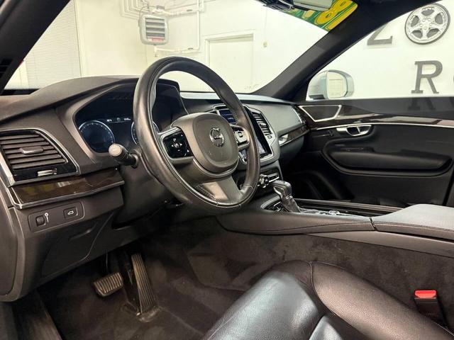 Photo of 2018 Bright Silver Metallic Volvo XC90