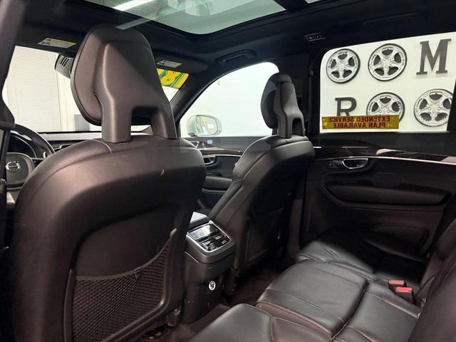 Photo of 2018 Bright Silver Metallic Volvo XC90