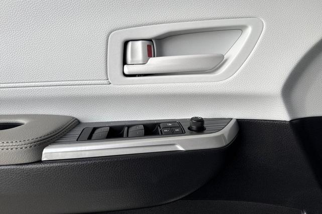 Photo of 2025 Ice Toyota Sienna