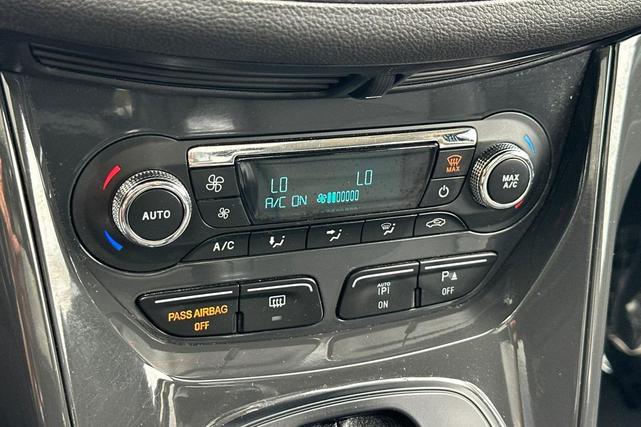 Photo of 2016 Ingot Silver Ford Escape