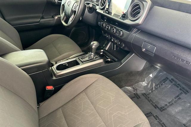 Photo of 2018 Blazing Blue Pearl Toyota Tacoma