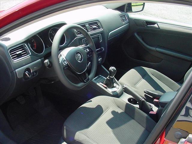 Photo of 2016 Red Volkswagen Jetta
