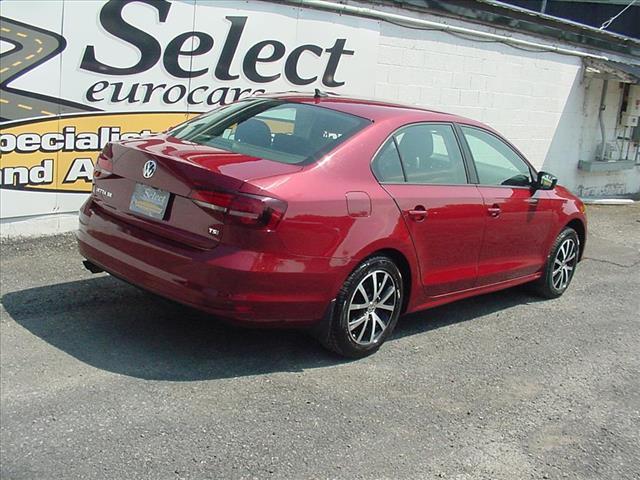 Photo of 2016 Red Volkswagen Jetta