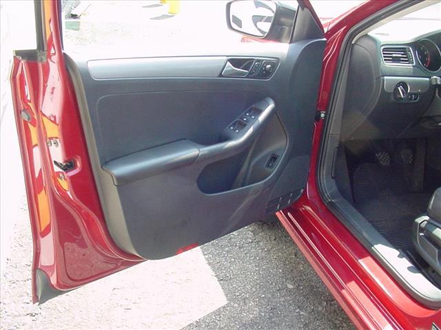 Photo of 2016 Red Volkswagen Jetta