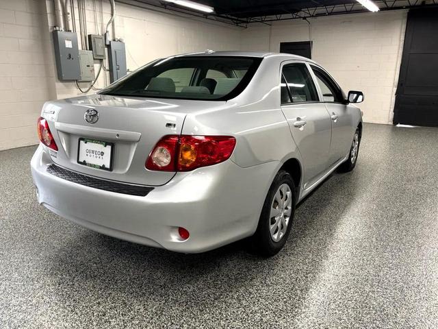 Photo of 2009 Classic Silver Metallic Toyota Corolla