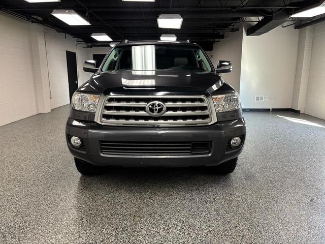 Photo of 2016 Magnetic Gray Metallic Toyota Sequoia