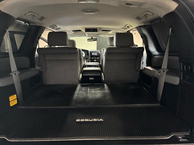 Photo of 2016 Magnetic Gray Metallic Toyota Sequoia