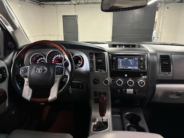 Photo of 2016 Magnetic Gray Metallic Toyota Sequoia