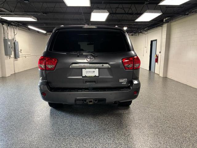 Photo of 2016 Magnetic Gray Metallic Toyota Sequoia
