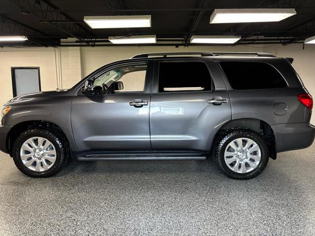 Photo of 2016 Magnetic Gray Metallic Toyota Sequoia