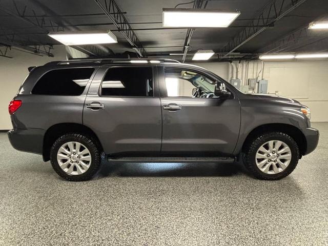 Photo of 2016 Magnetic Gray Metallic Toyota Sequoia