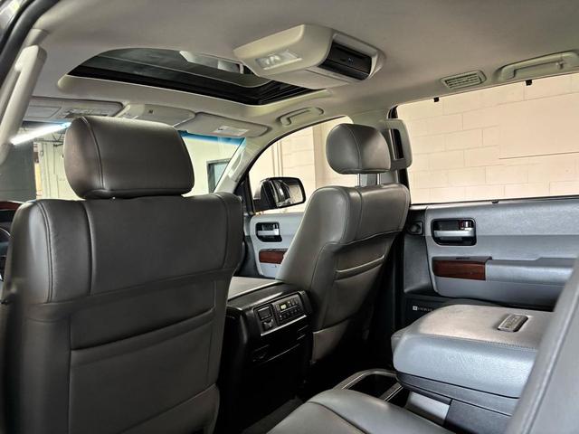 Photo of 2016 Magnetic Gray Metallic Toyota Sequoia