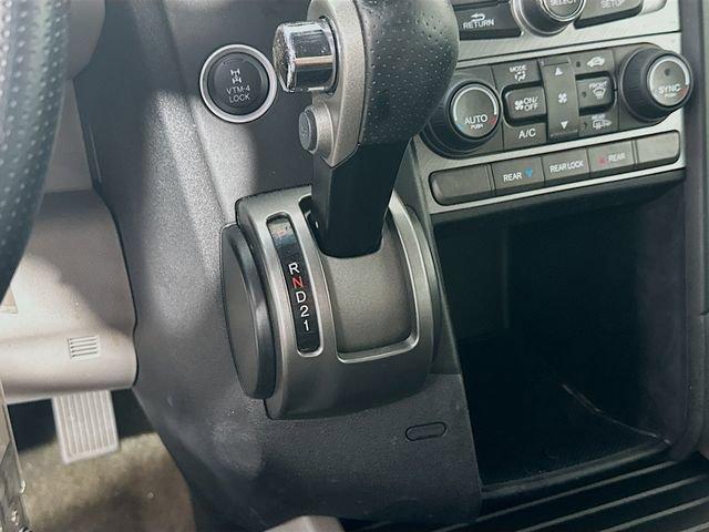 Photo of 2013 Alabaster Silver Metallic Honda Pilot