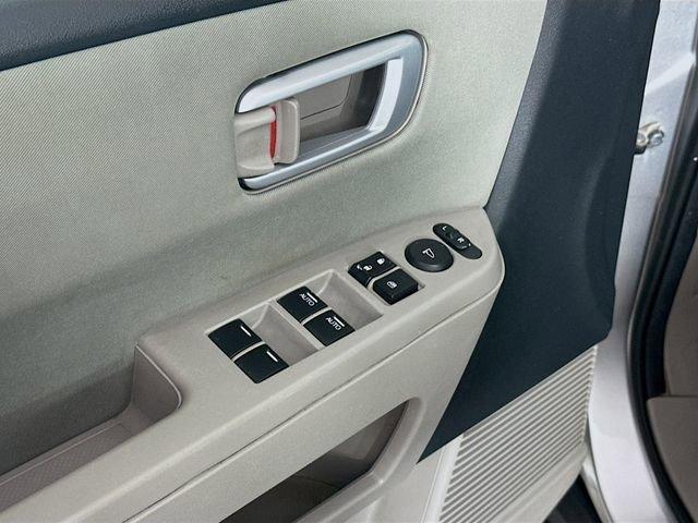 Photo of 2013 Alabaster Silver Metallic Honda Pilot