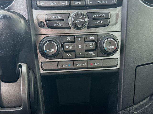 Photo of 2013 Alabaster Silver Metallic Honda Pilot