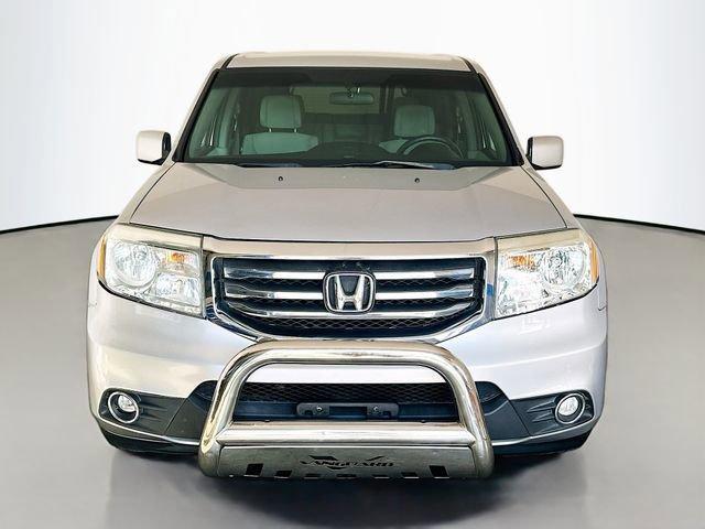 Photo of 2013 Alabaster Silver Metallic Honda Pilot