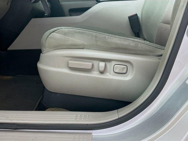 Photo of 2013 Alabaster Silver Metallic Honda Pilot