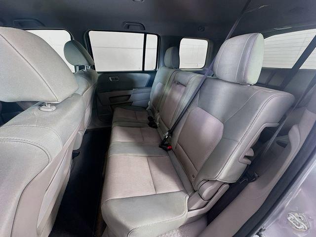 Photo of 2013 Alabaster Silver Metallic Honda Pilot