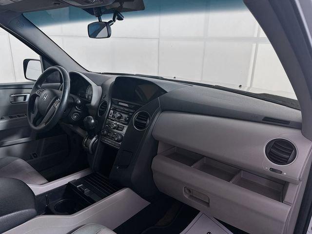 Photo of 2013 Alabaster Silver Metallic Honda Pilot