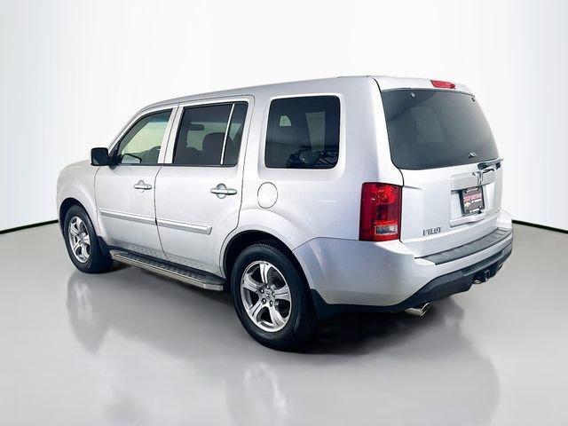 Photo of 2013 Alabaster Silver Metallic Honda Pilot