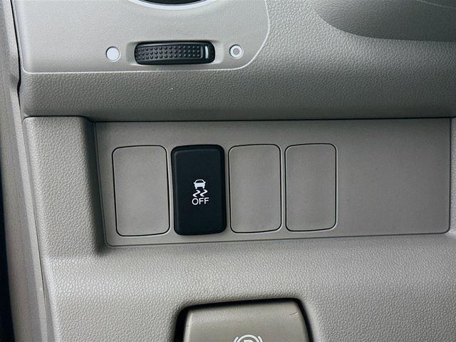 Photo of 2013 Alabaster Silver Metallic Honda Pilot