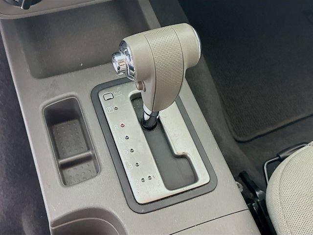 Photo of 2019 Glacier White Nissan Frontier