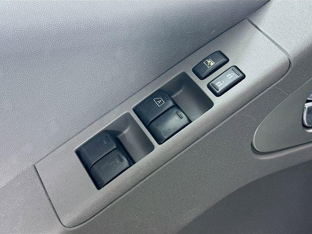 Photo of 2019 Glacier White Nissan Frontier